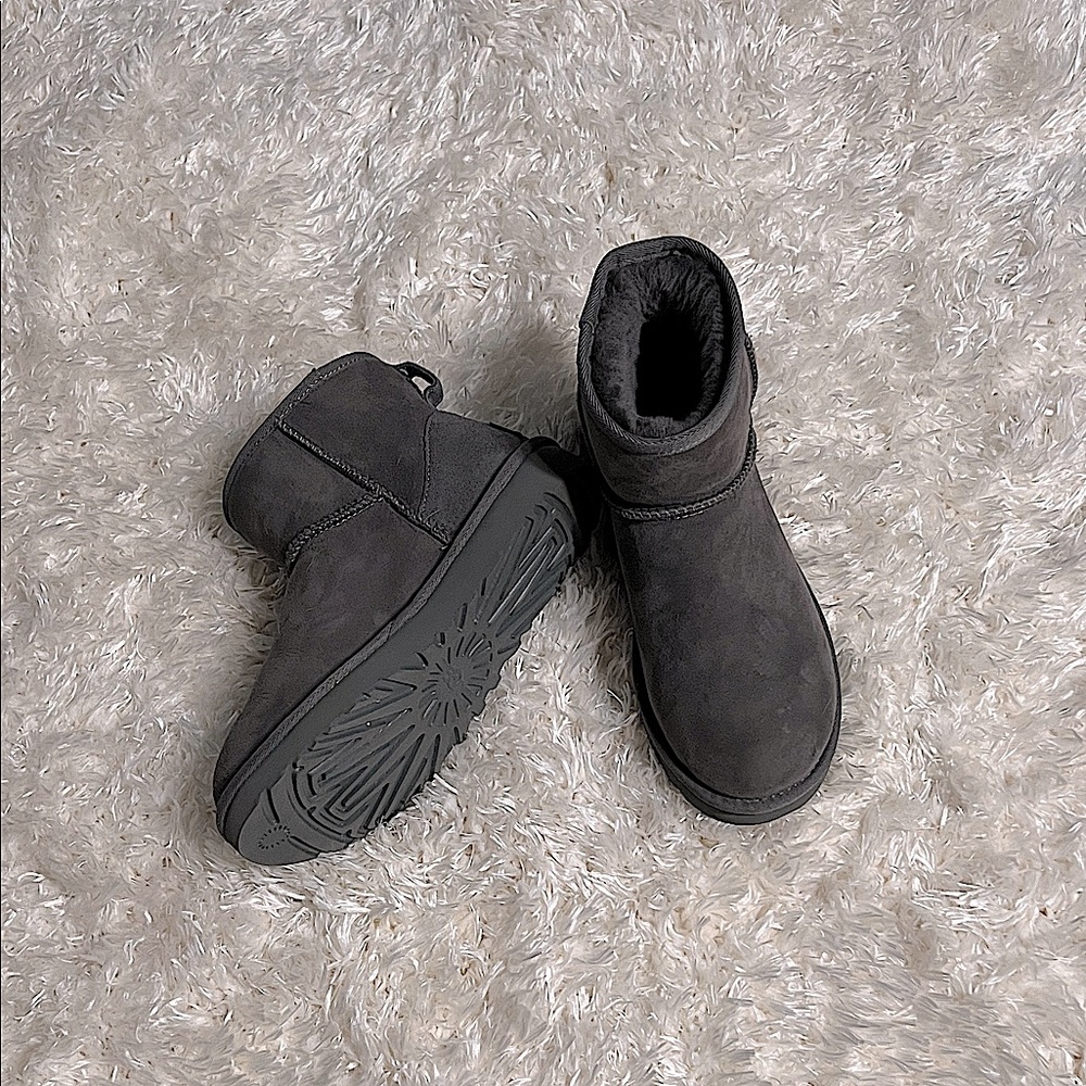 UGG Women's Charcoal Winter Boots